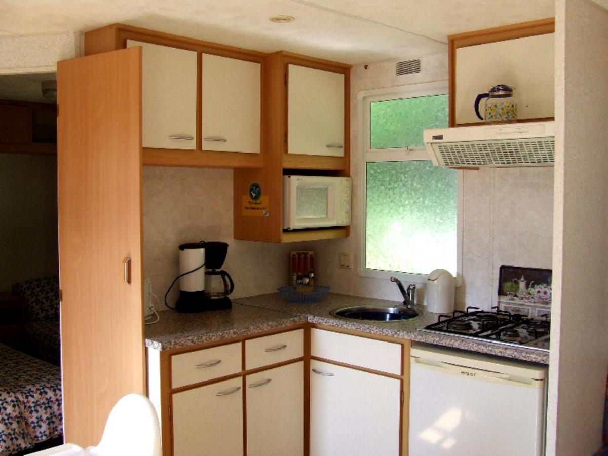 Stacaravan 6 Persoons - Camping Le Soustran Neuvic  المظهر الخارجي الصورة